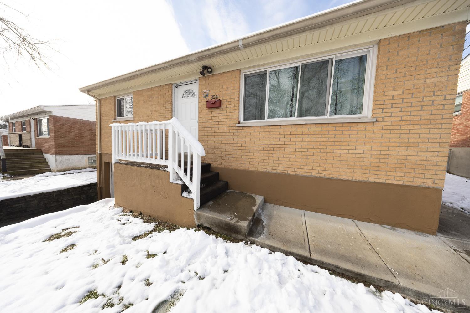 3041 Westknolls Lane