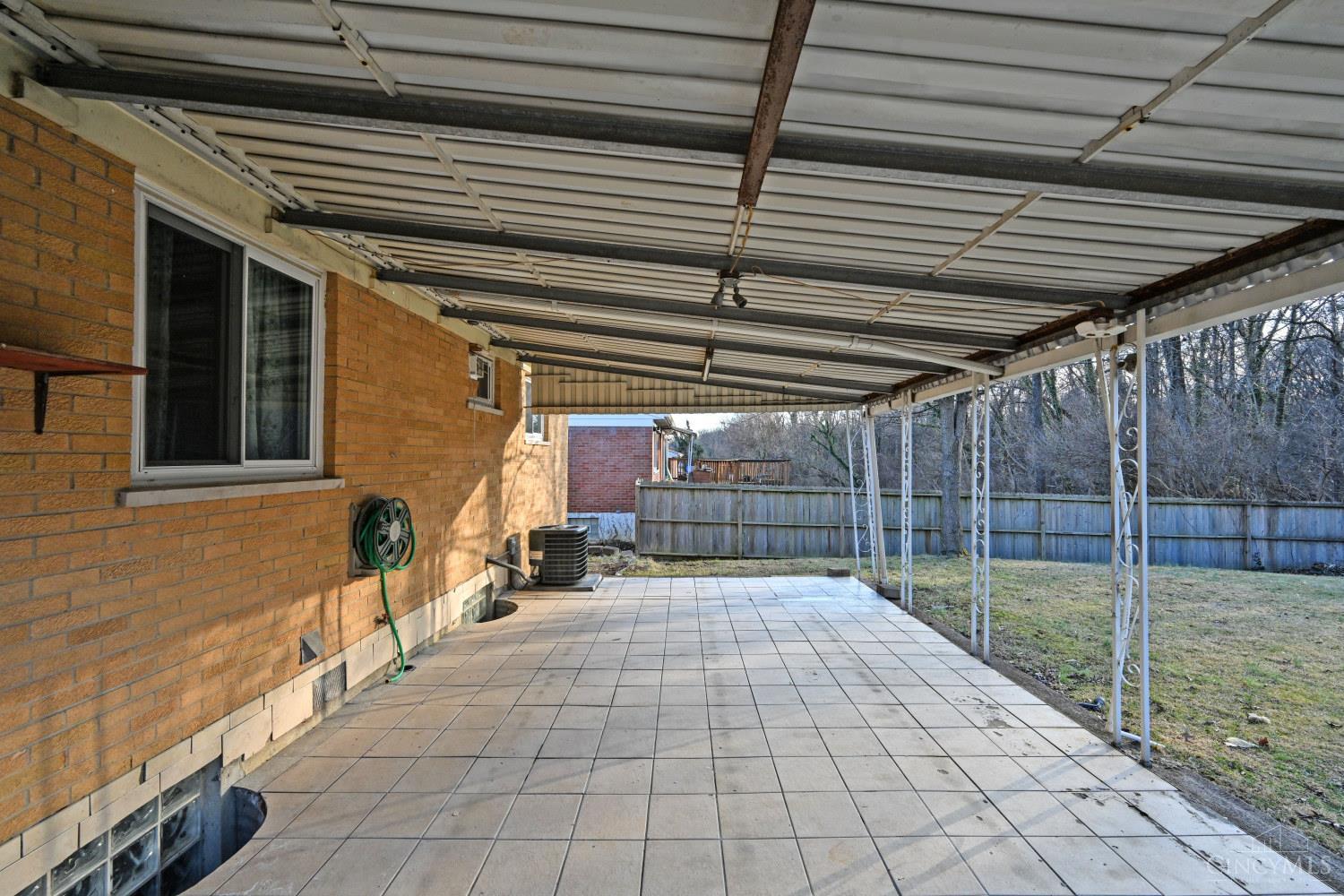 3041 Westknolls Lane