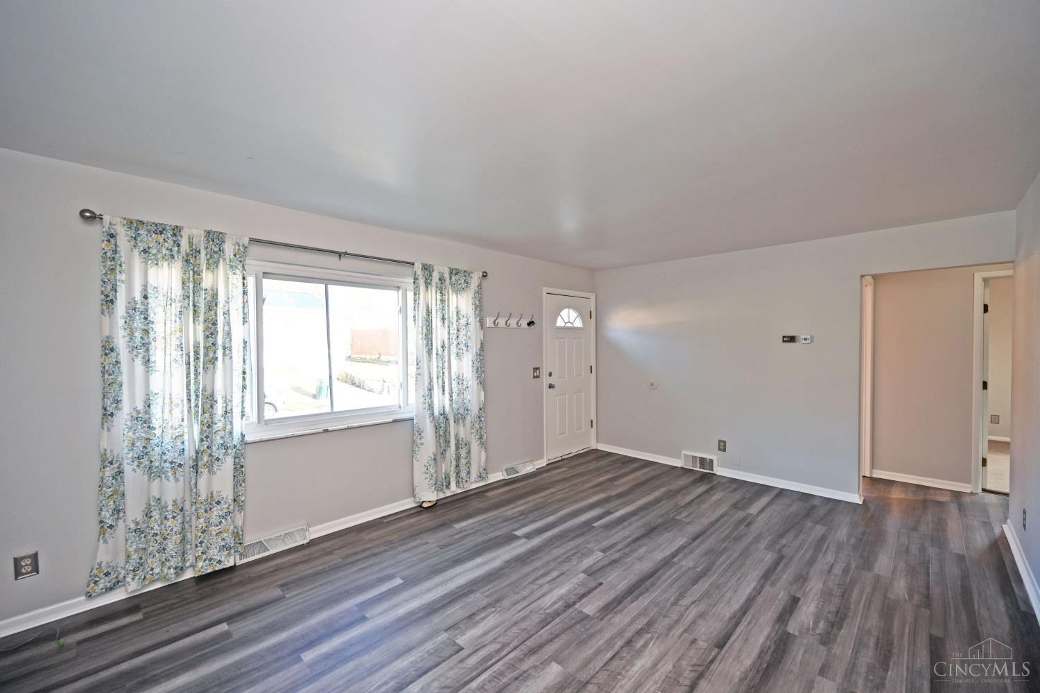 3041 Westknolls Lane