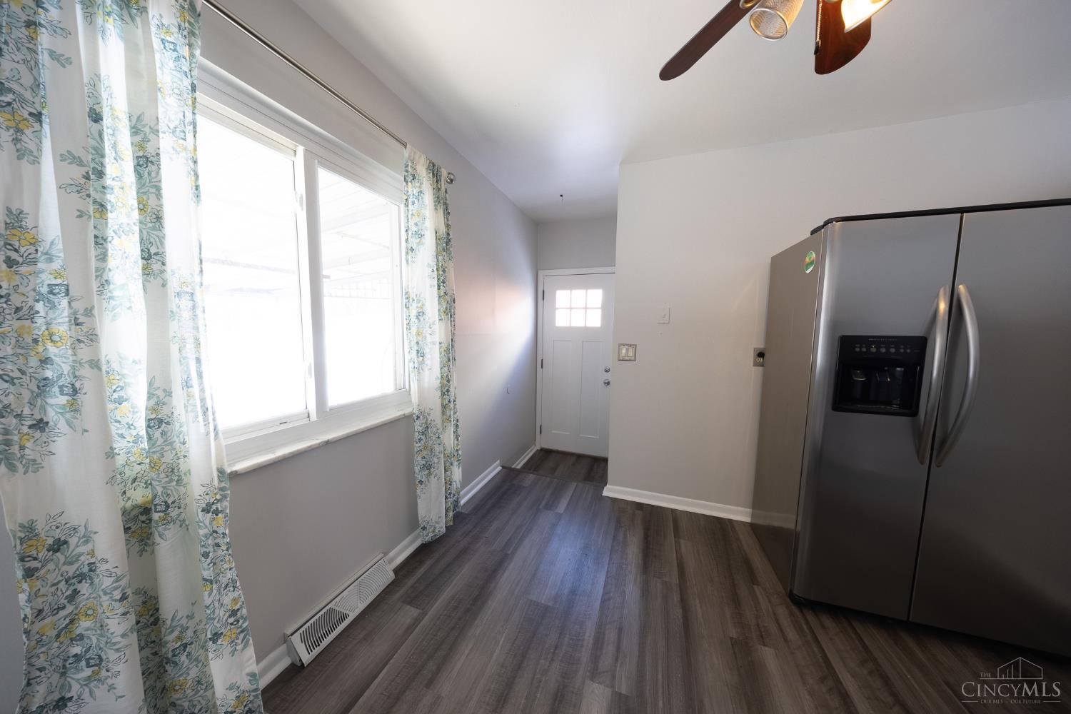 3041 Westknolls Lane