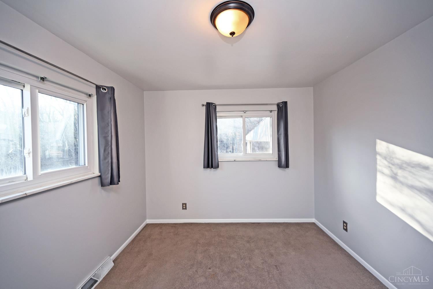 3041 Westknolls Lane