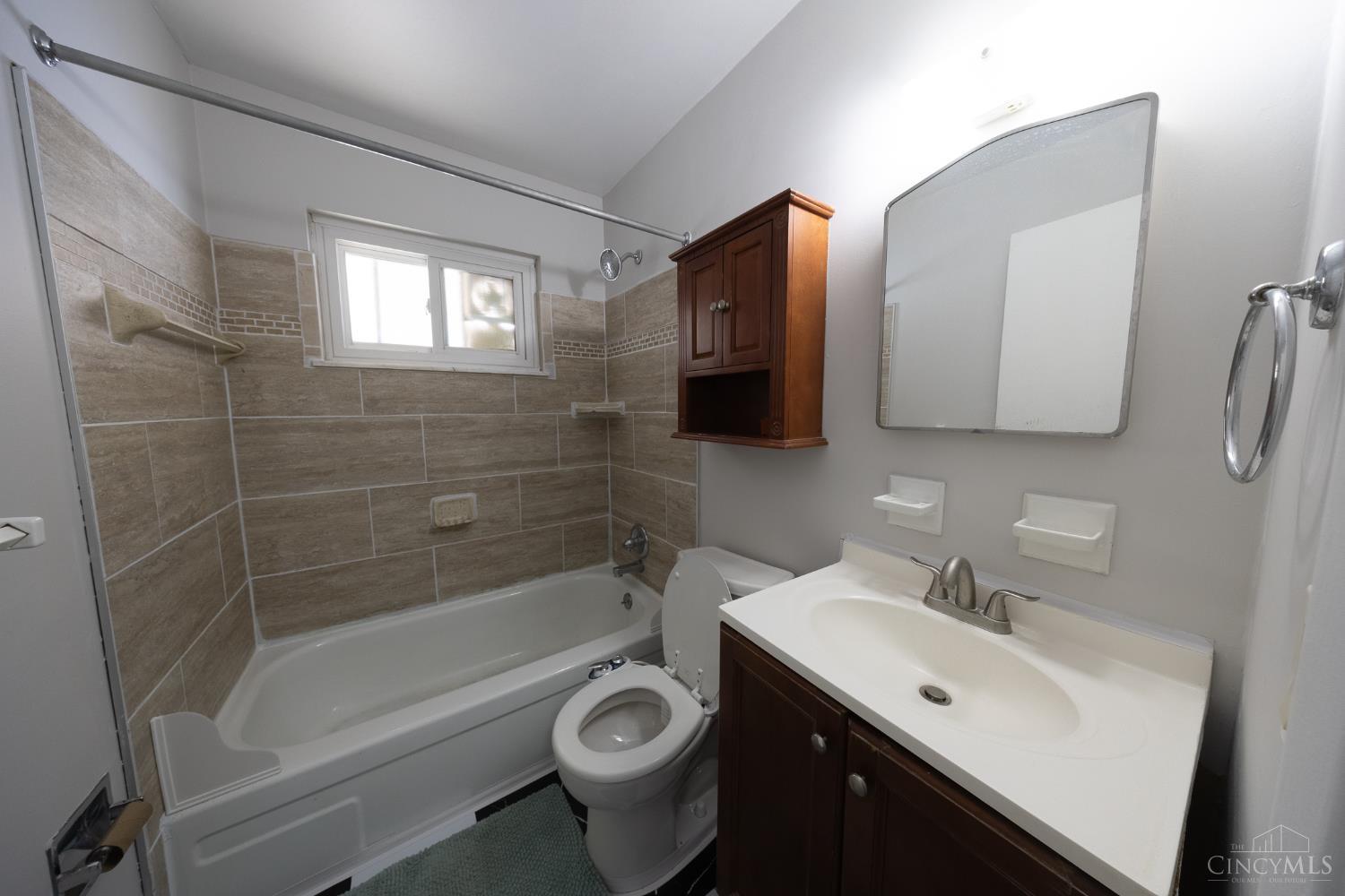 3041 Westknolls Lane