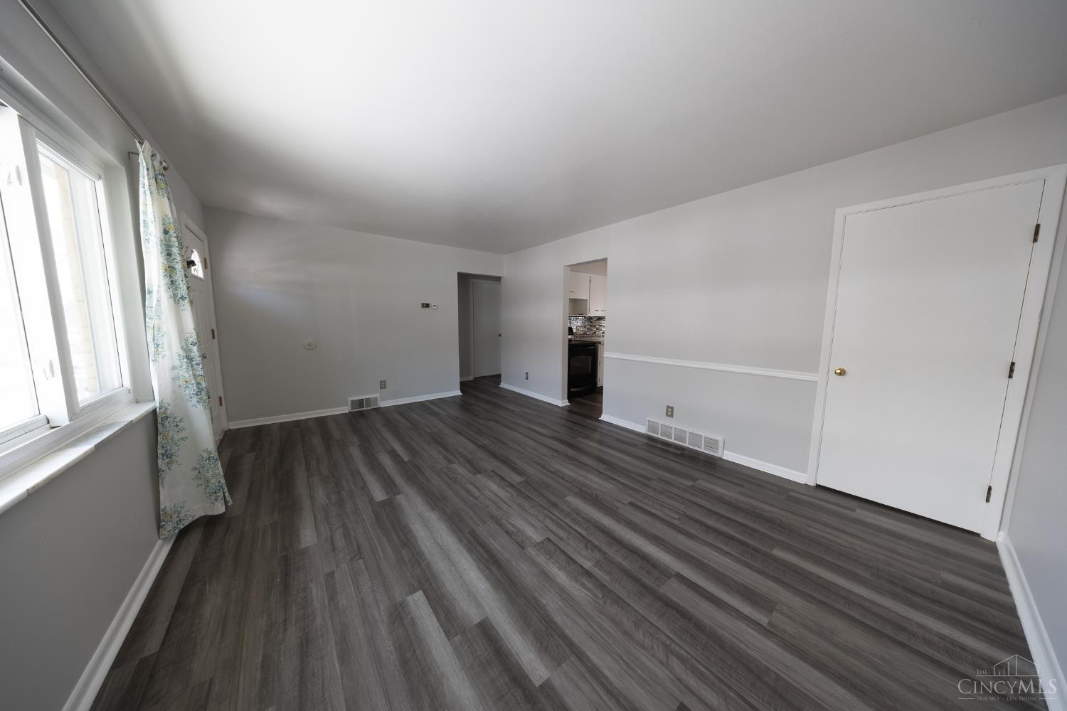 3041 Westknolls Lane