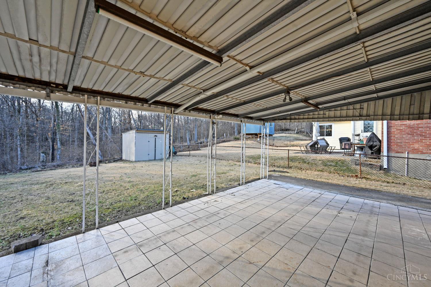 3041 Westknolls Lane