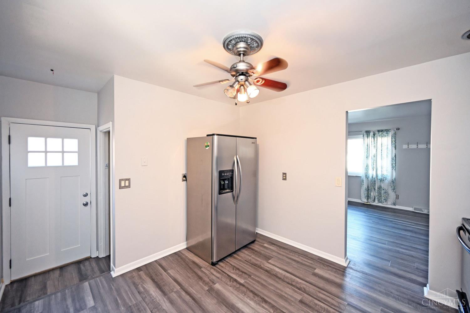 3041 Westknolls Lane