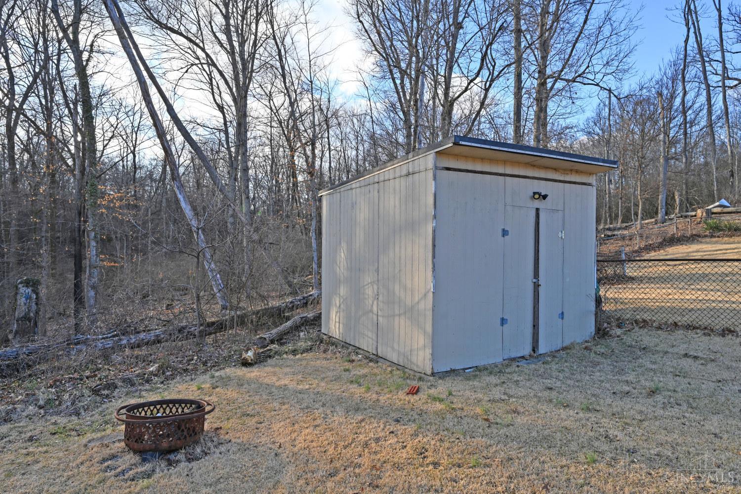 3041 Westknolls Lane