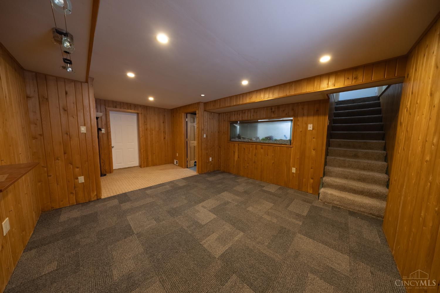 3041 Westknolls Lane