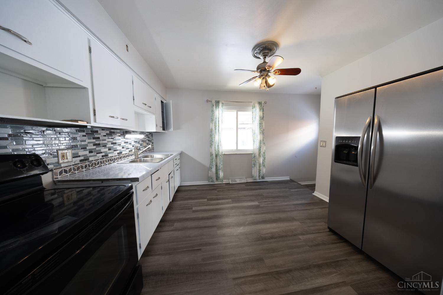 3041 Westknolls Lane