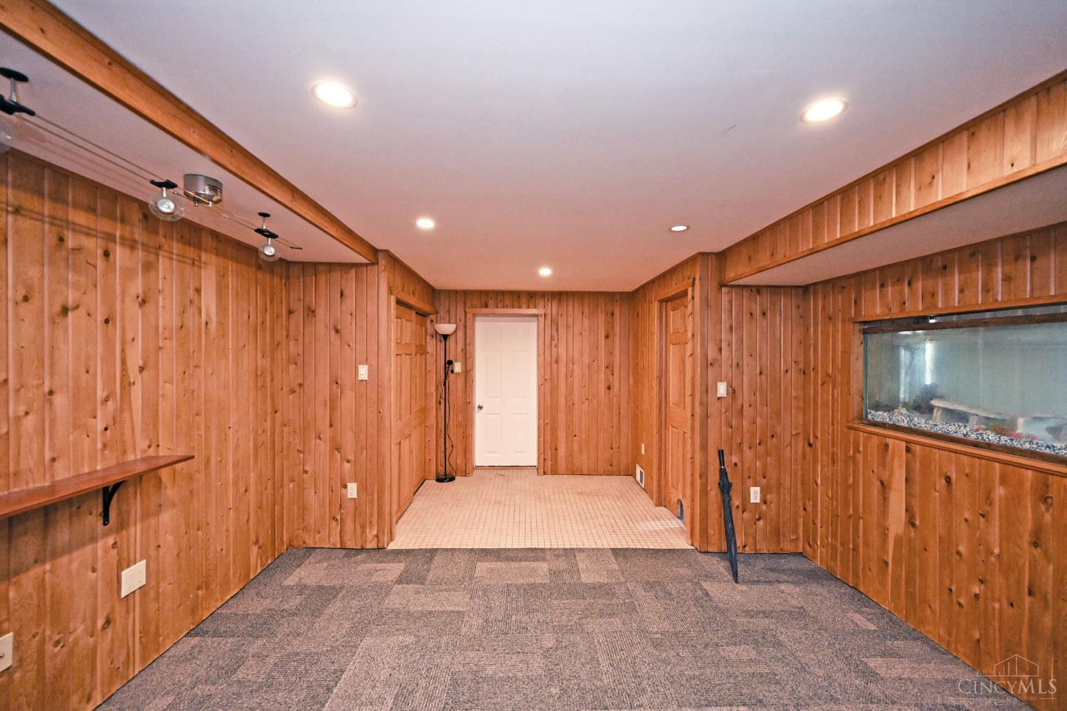 3041 Westknolls Lane