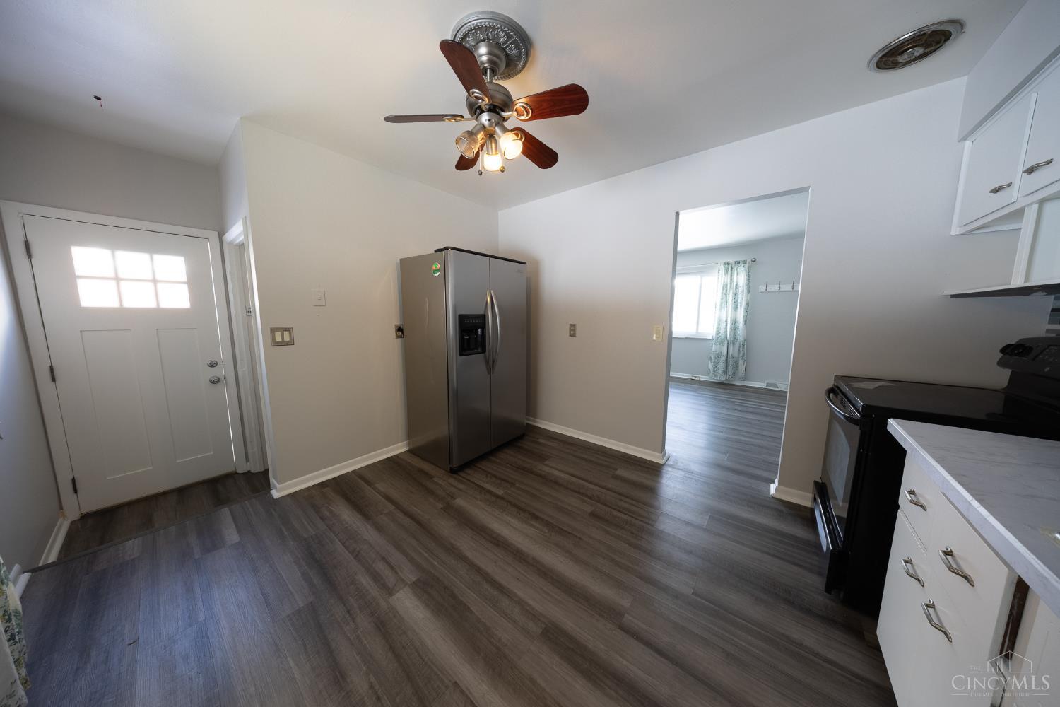 3041 Westknolls Lane