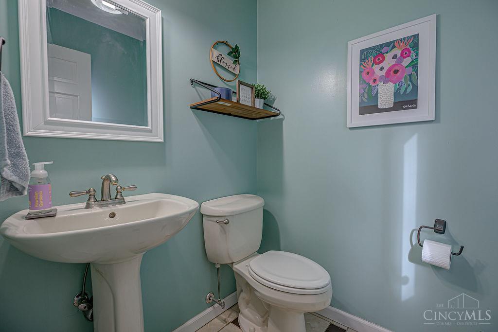 6142 Cleves Warsaw 4