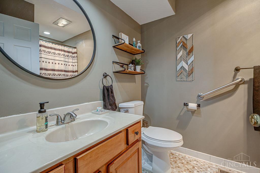 6142 Cleves Warsaw 4