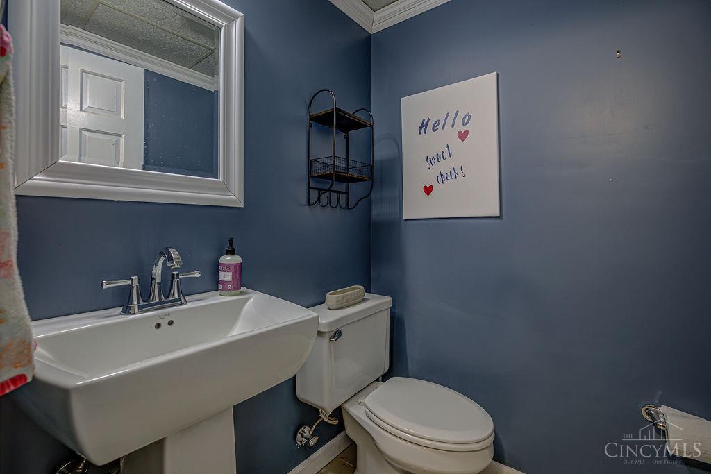 6142 Cleves Warsaw 4