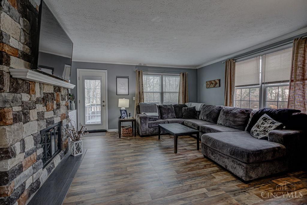 6142 Cleves Warsaw 4