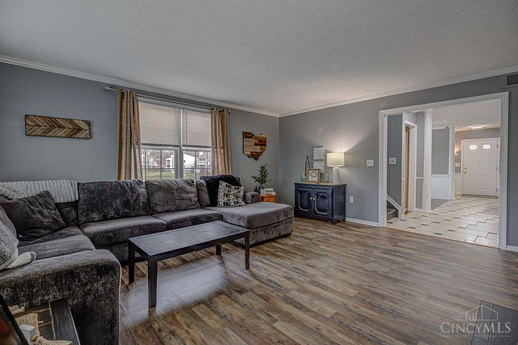 6142 Cleves Warsaw 4