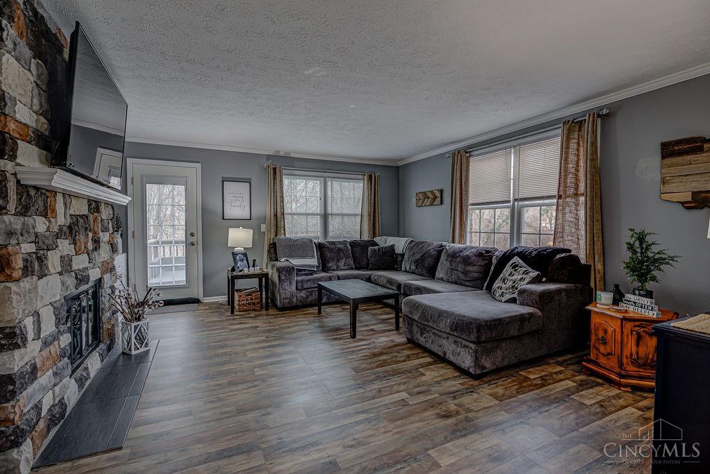 6142 Cleves Warsaw 4