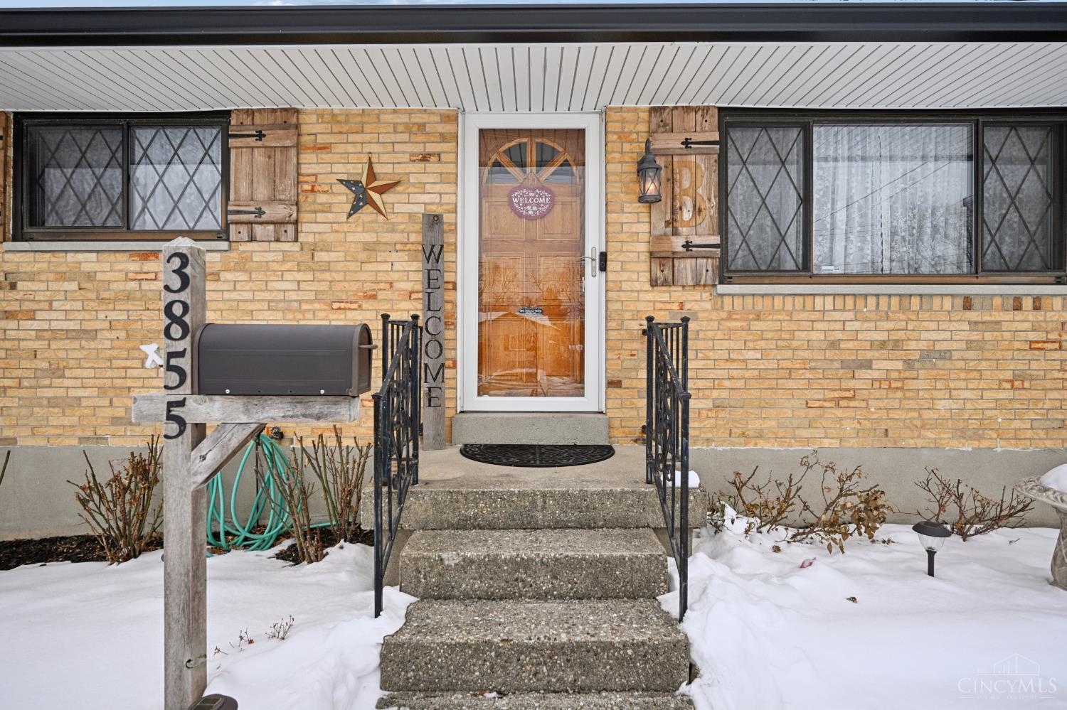 3855 Ridgecombe Drive