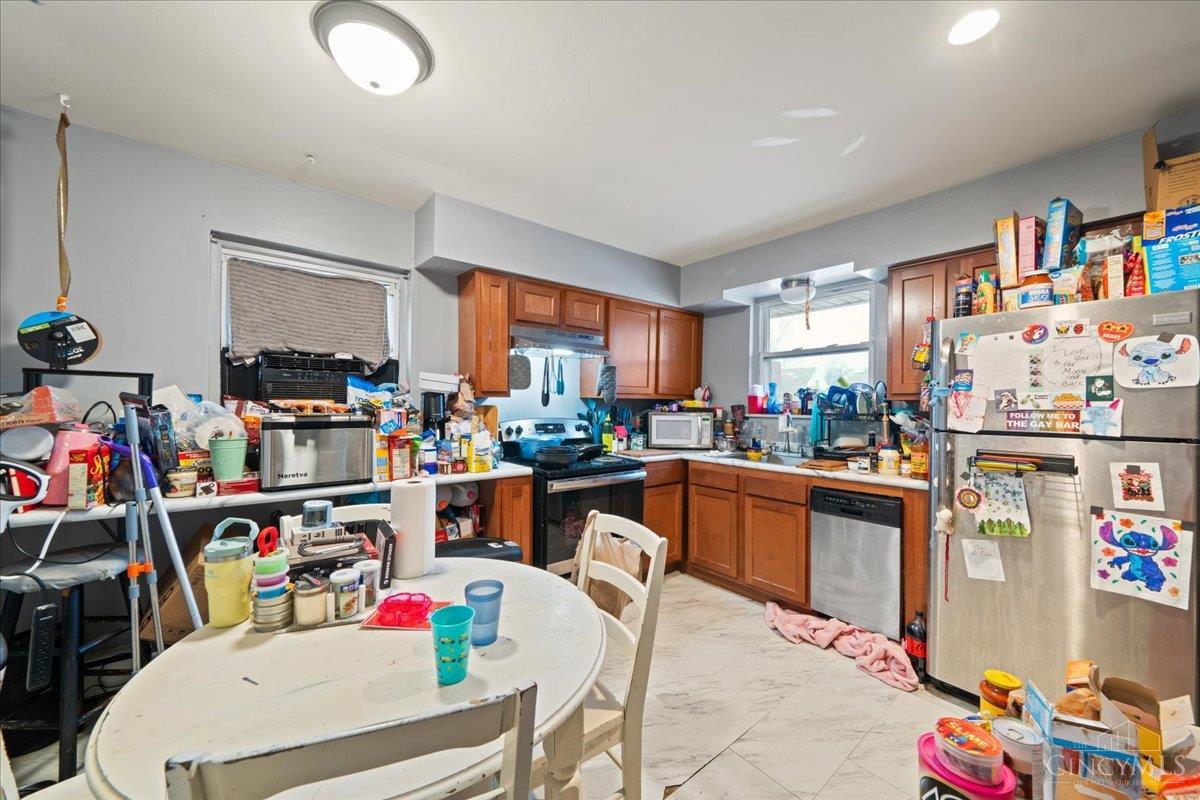 2465 E Galbraith Road