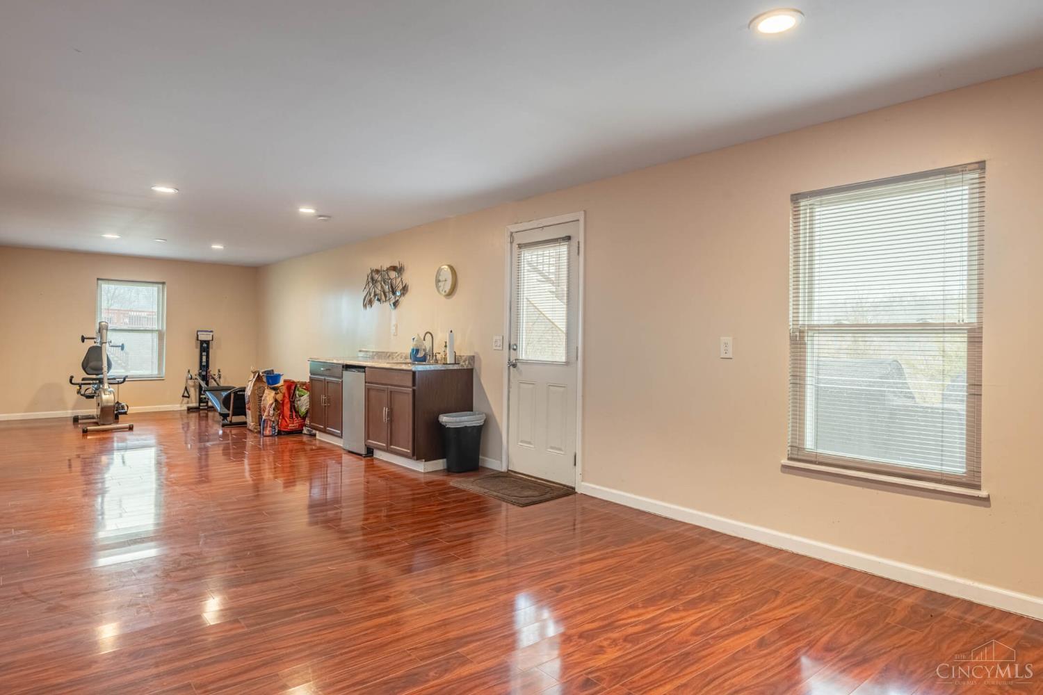 3328 Brodbeck Place