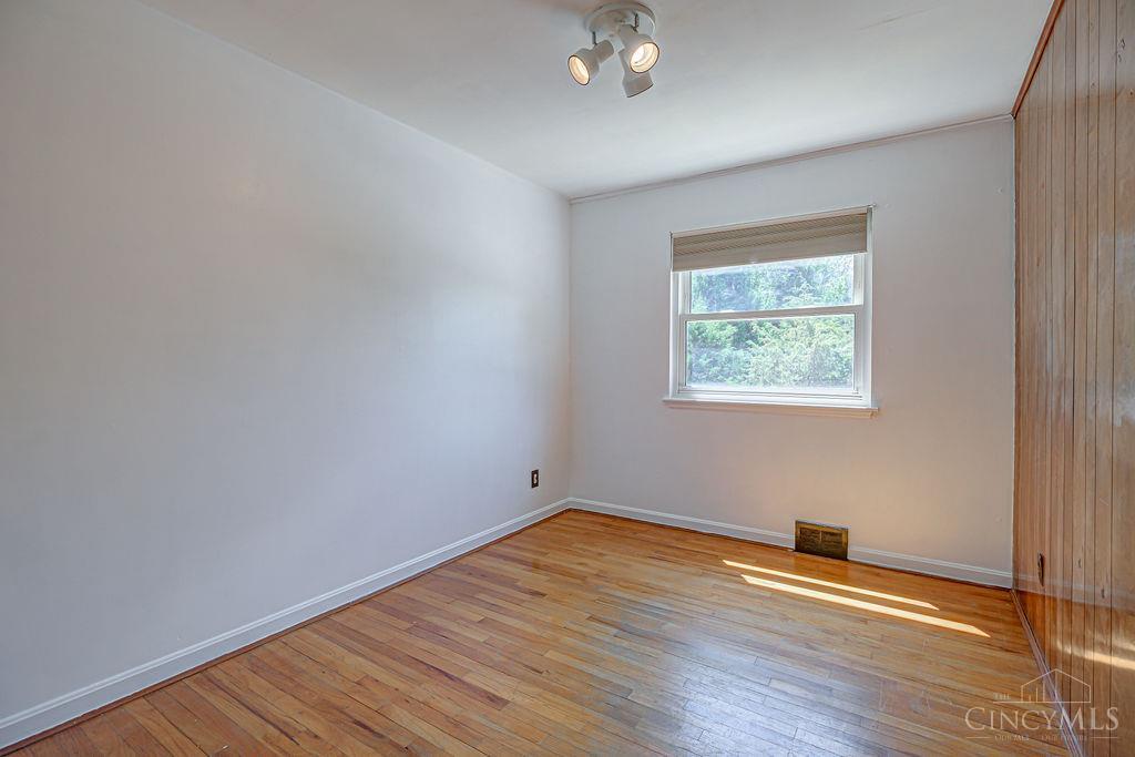 6109 Thompson Road
