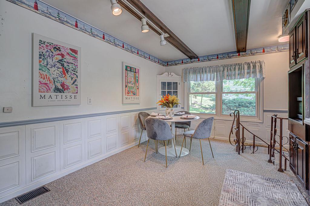 6109 Thompson Road