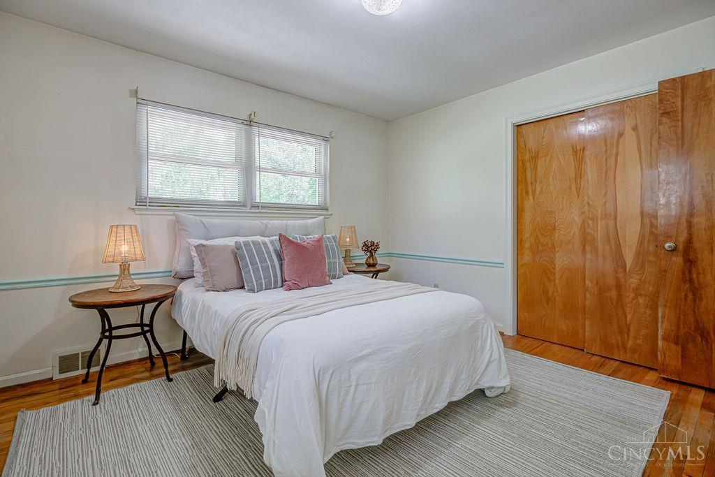 6109 Thompson Road