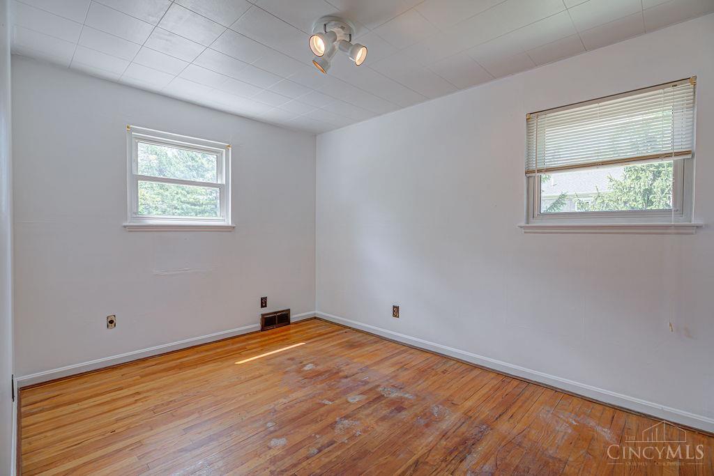 6109 Thompson Road