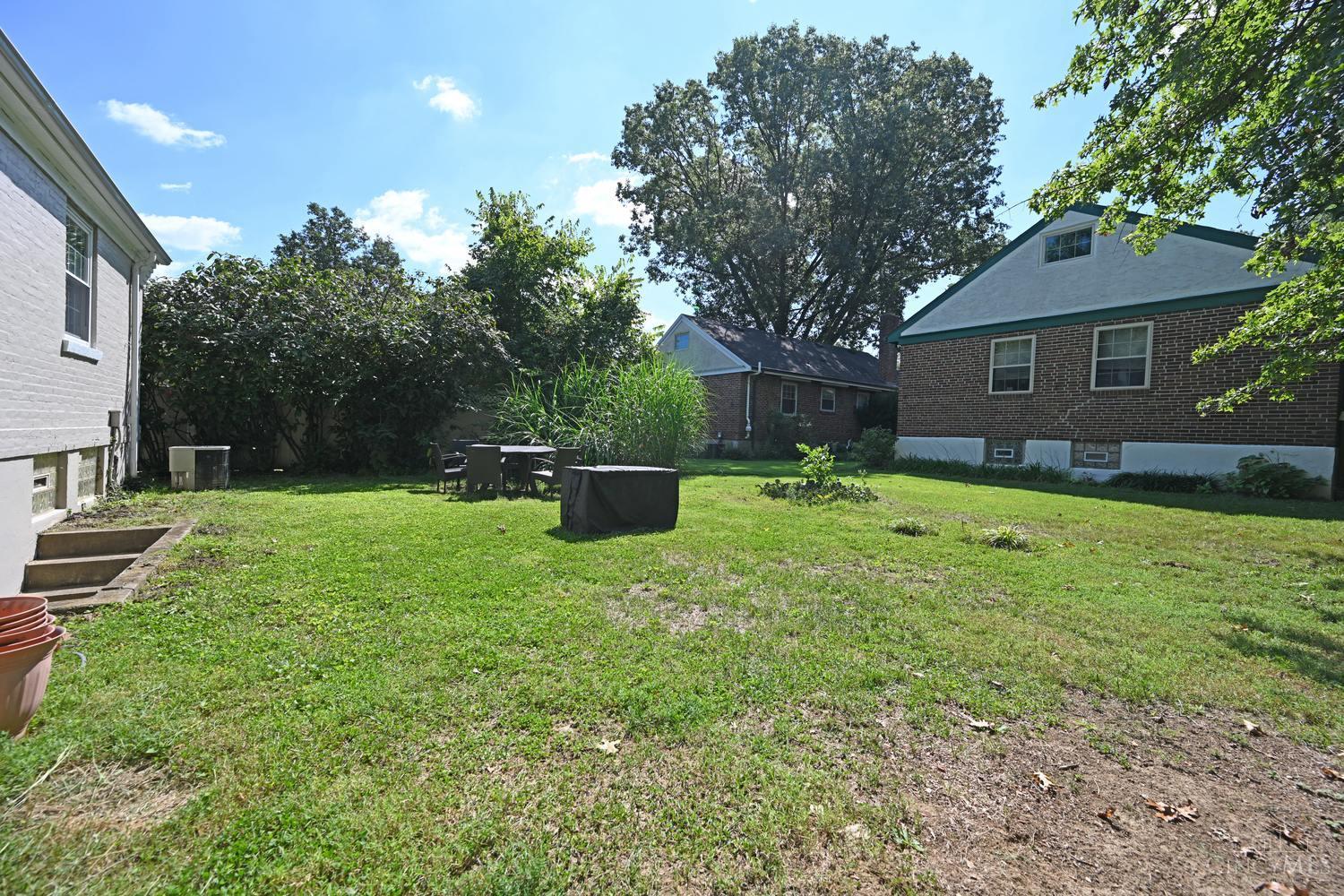 3301 Maplecrest Place