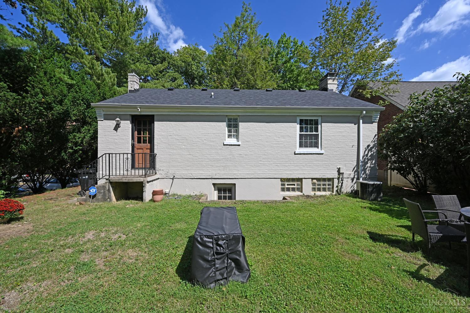 3301 Maplecrest Place