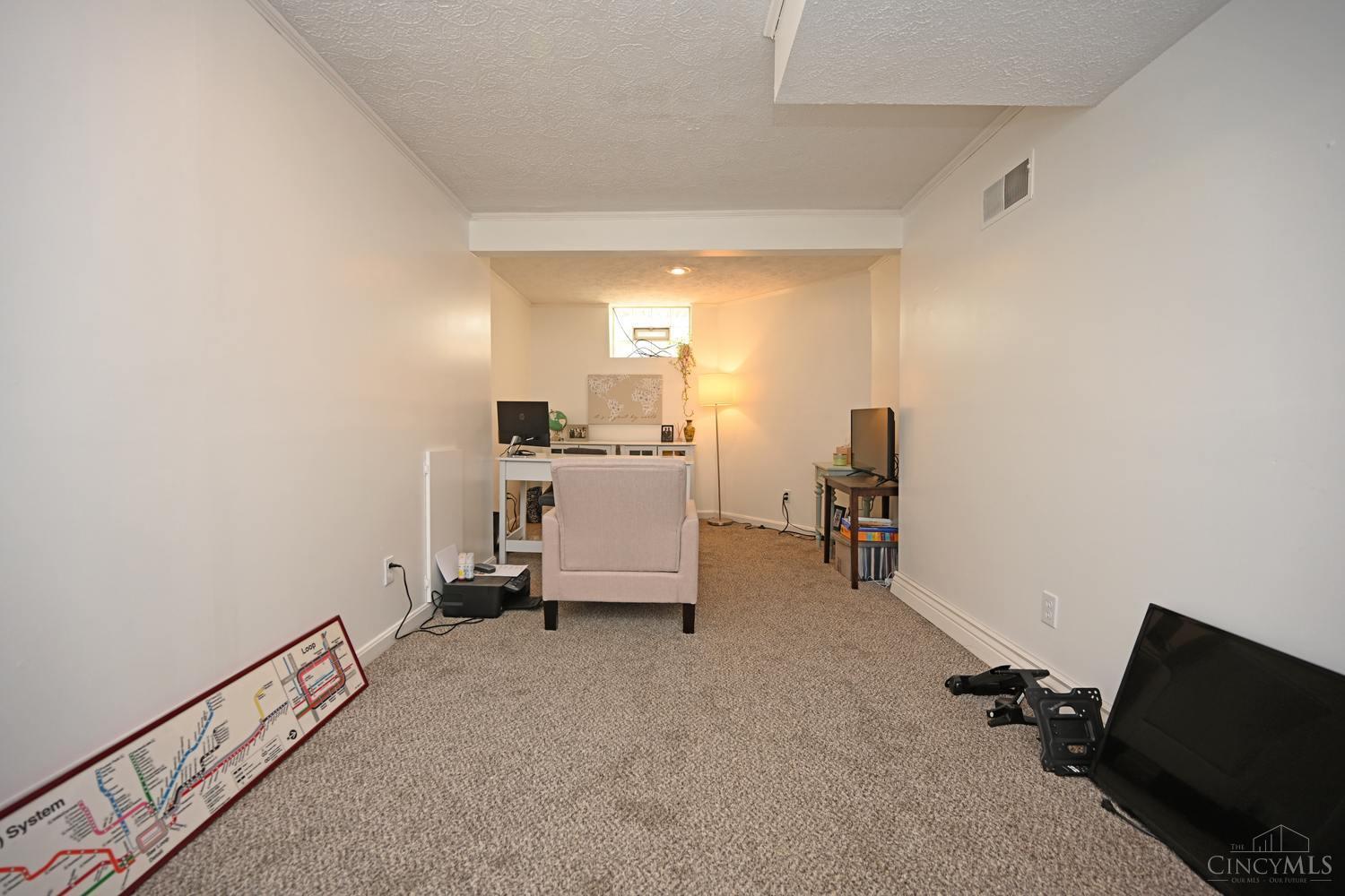 3301 Maplecrest Place