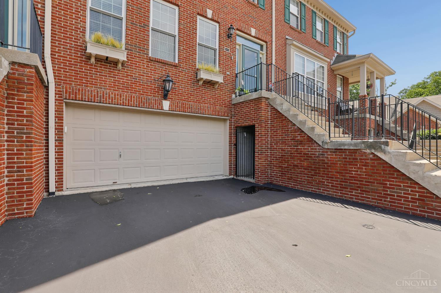 4221 Saint Andrews Place