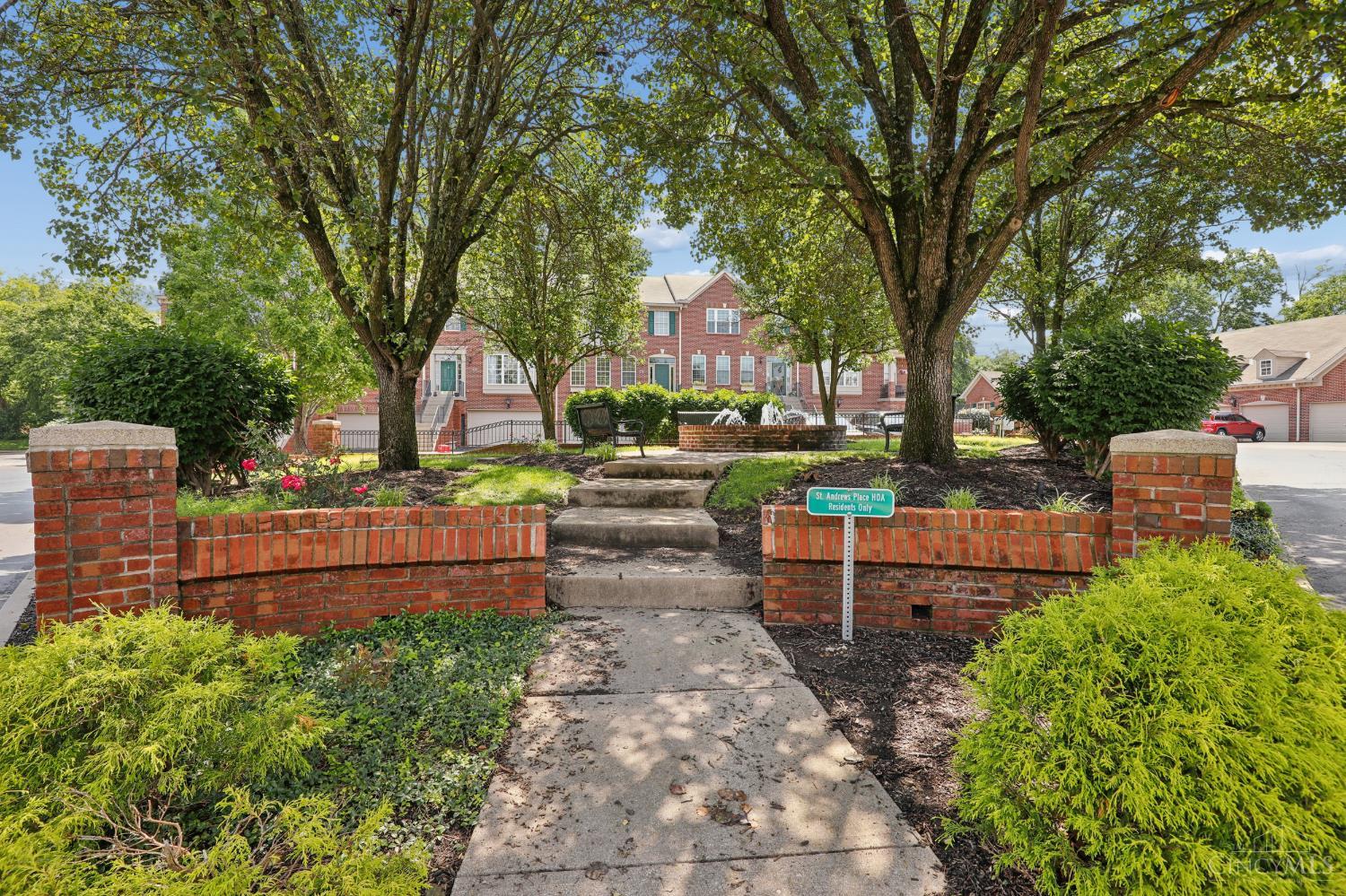 4221 Saint Andrews Place
