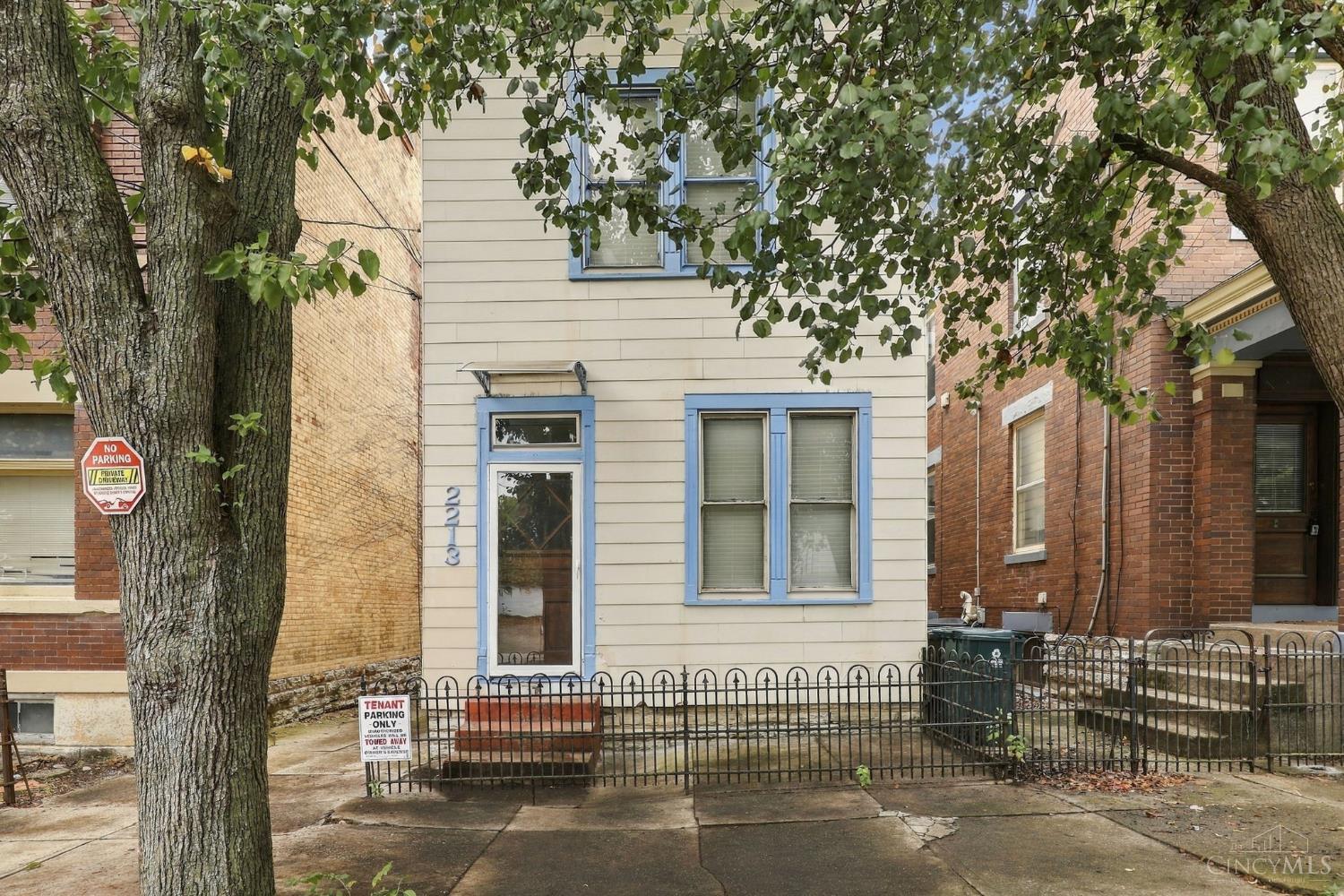 2213 Victor Street