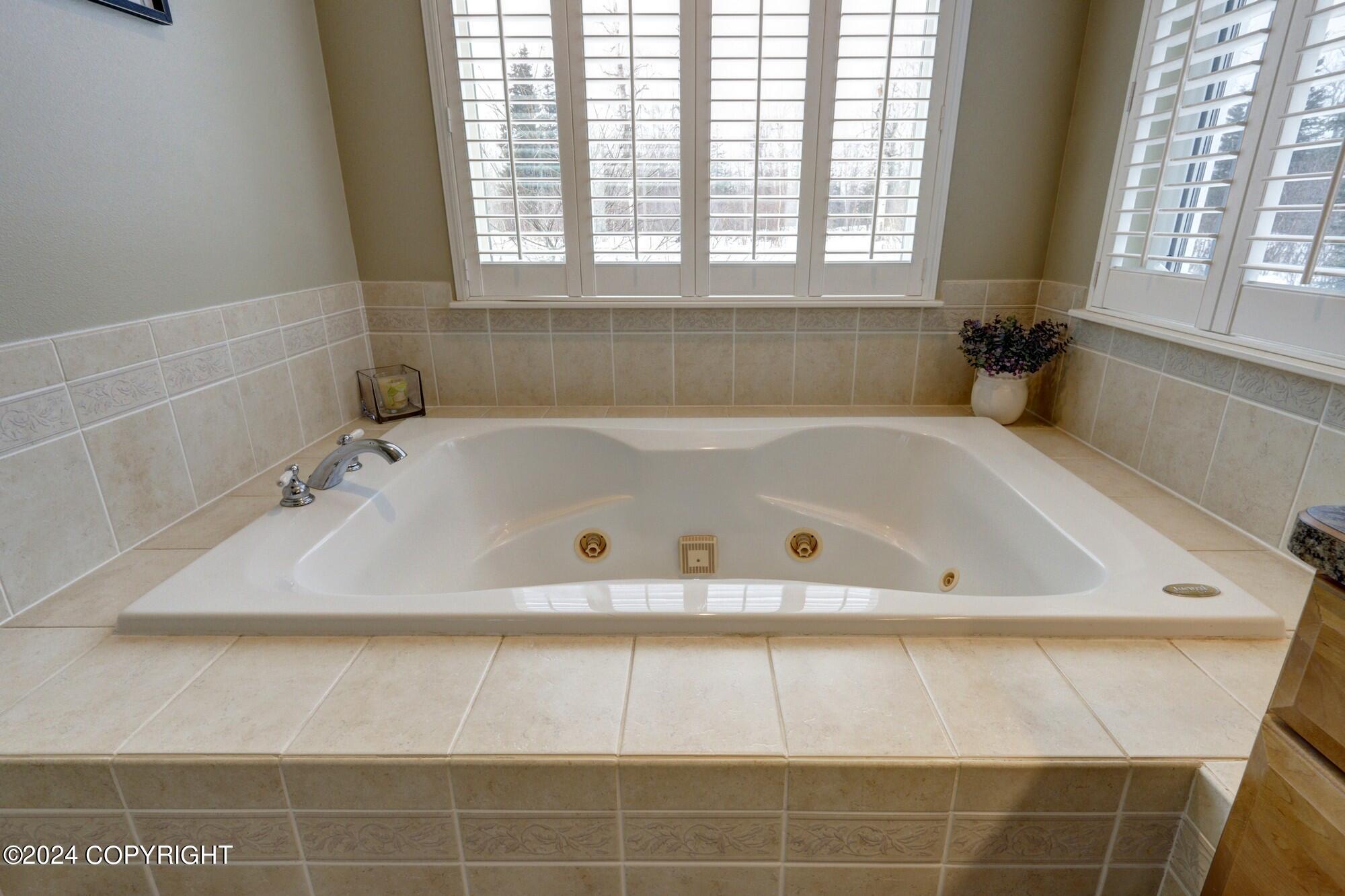 8534 W Hollywood Road