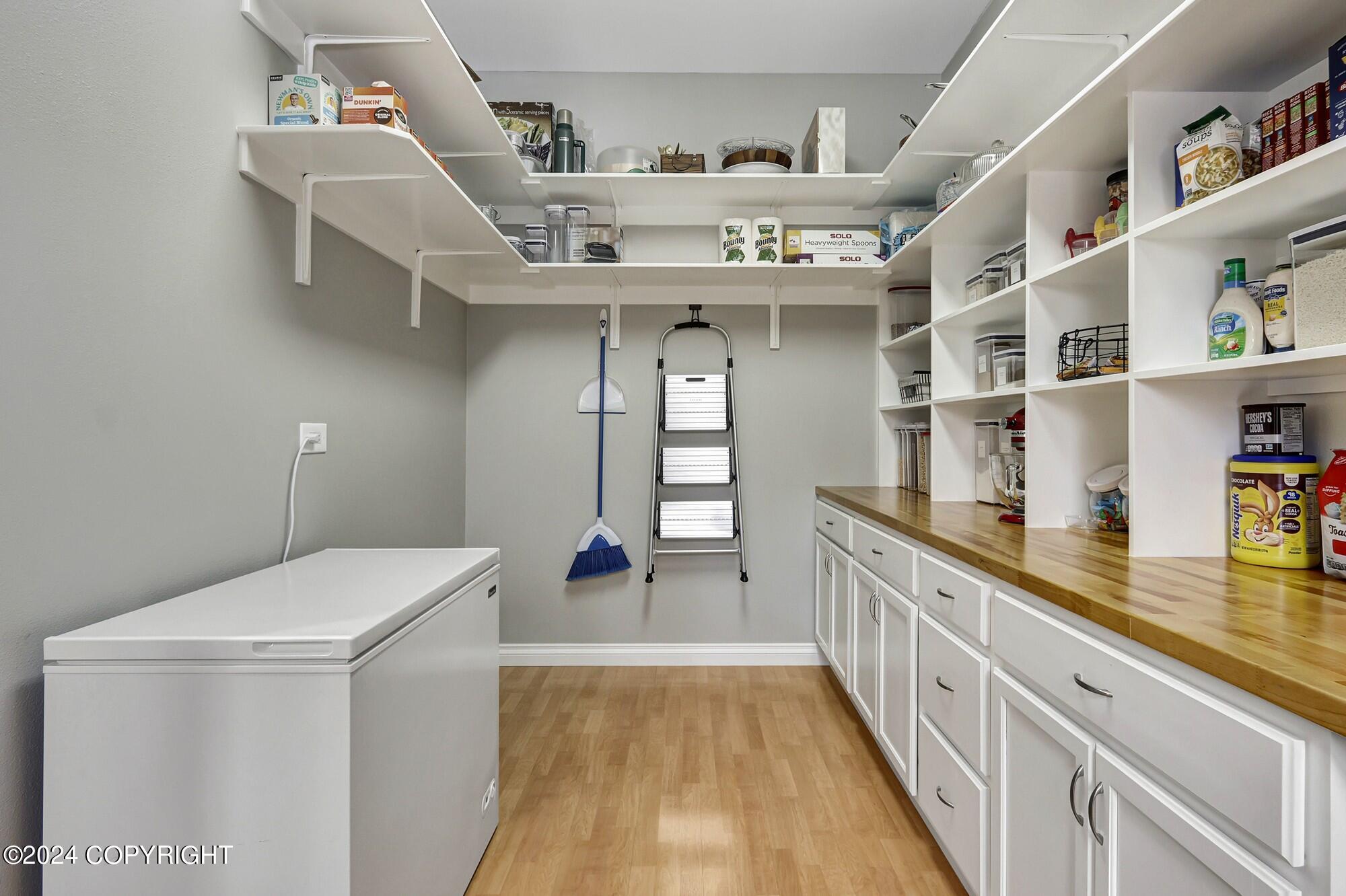 8534 W Hollywood Road