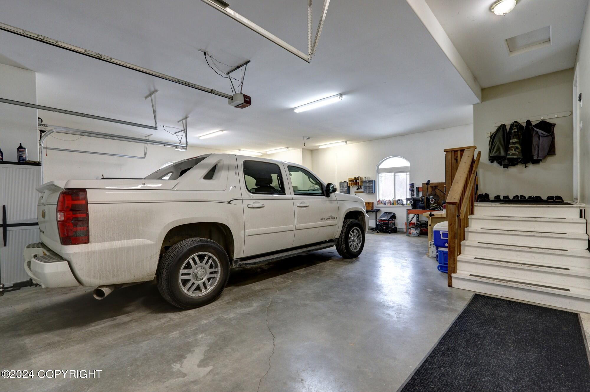 8534 W Hollywood Road