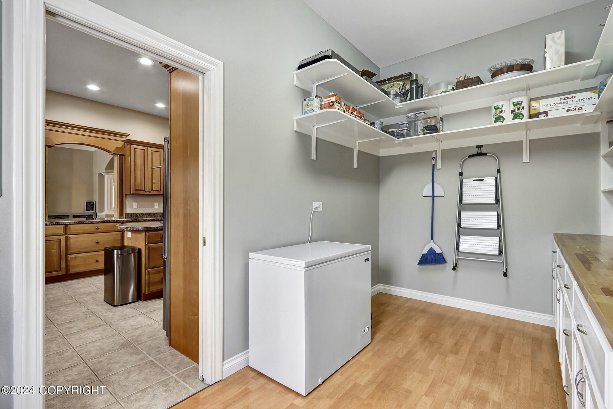 8534 W Hollywood Road