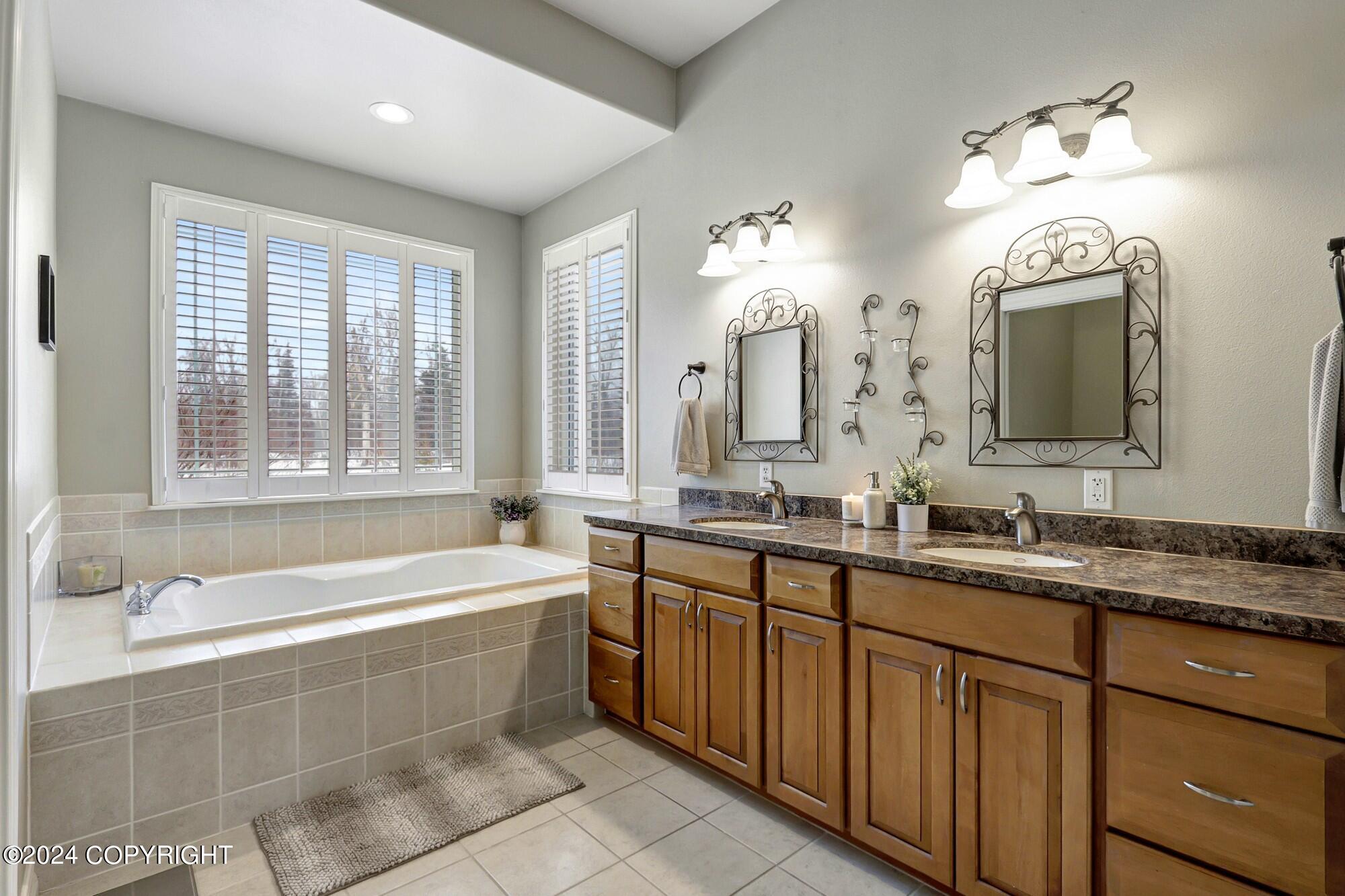 8534 W Hollywood Road