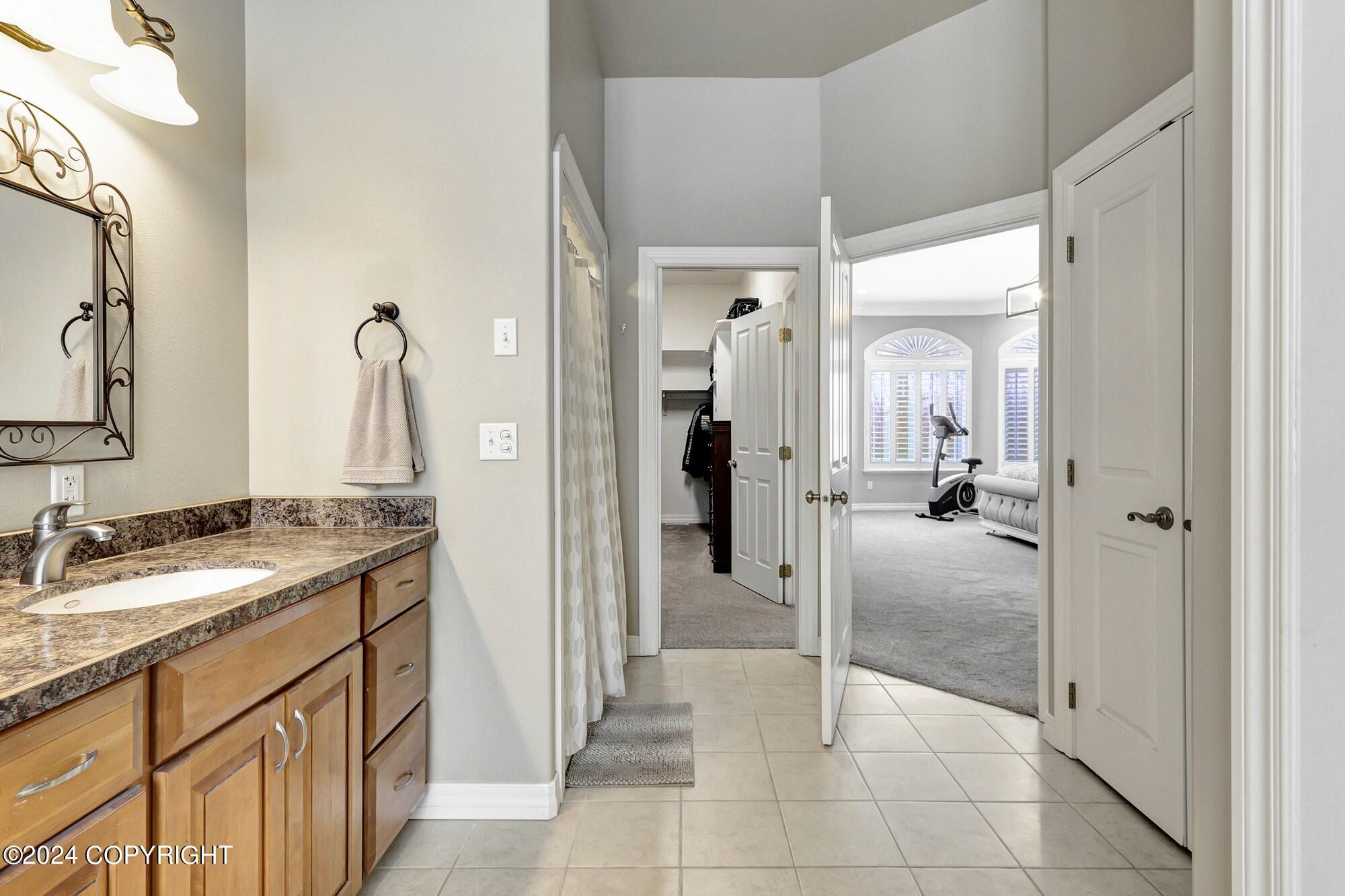 8534 W Hollywood Road