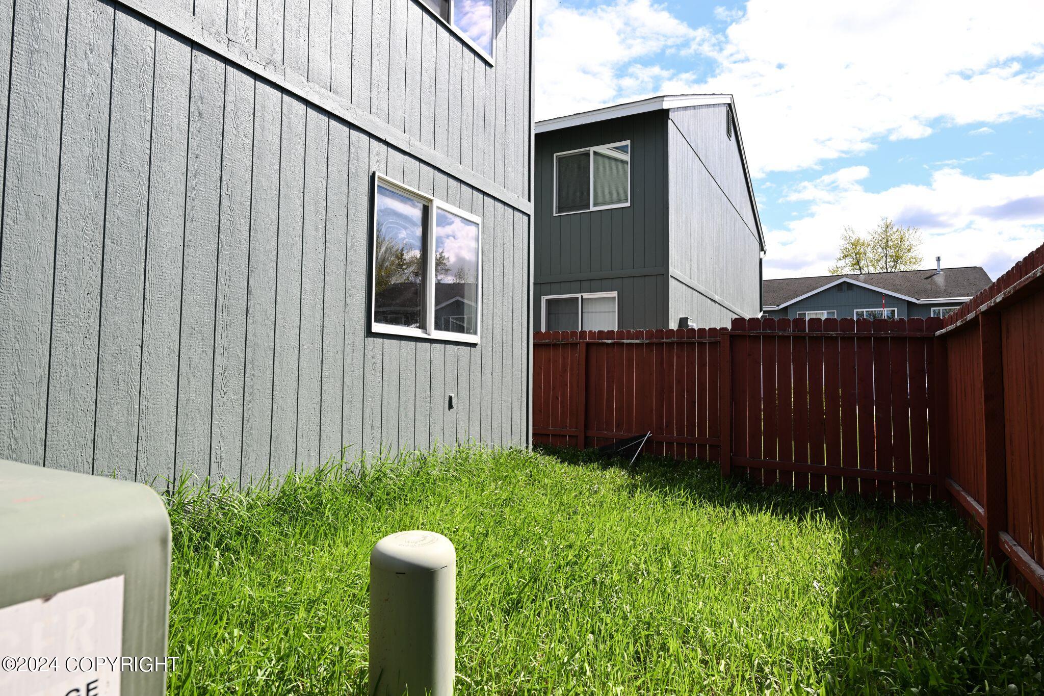 2466 Cloverwood Loop