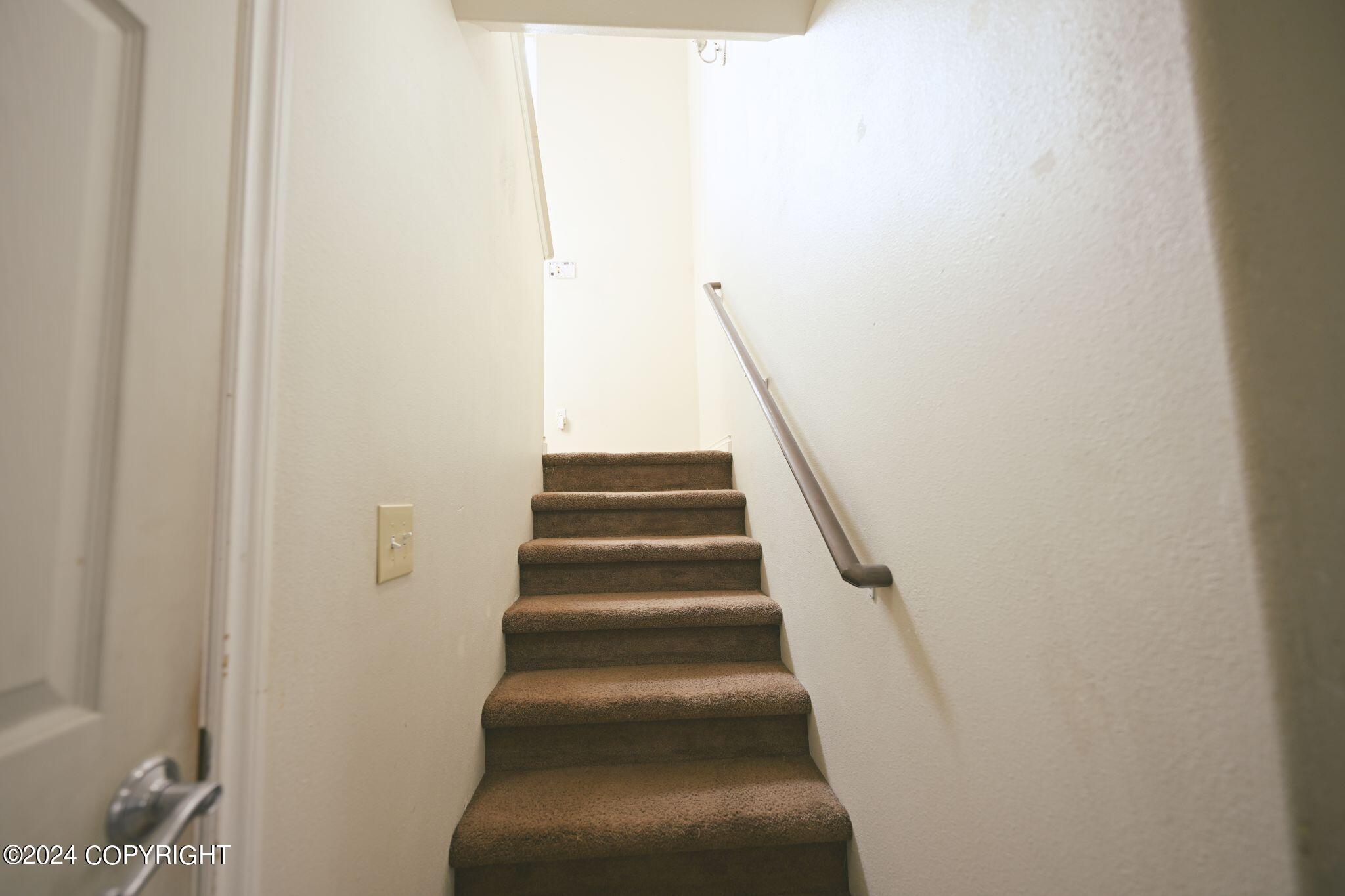 2466 Cloverwood Loop