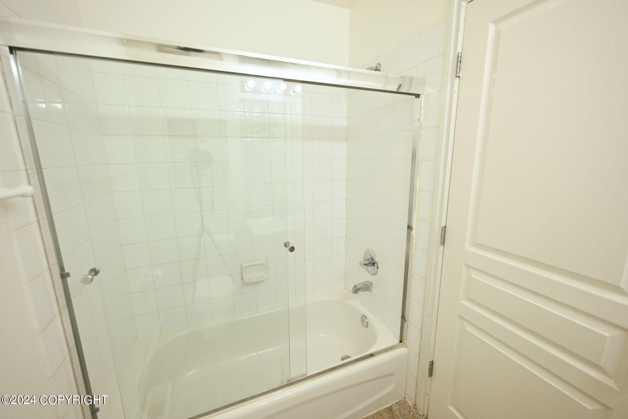 2466 Cloverwood Loop