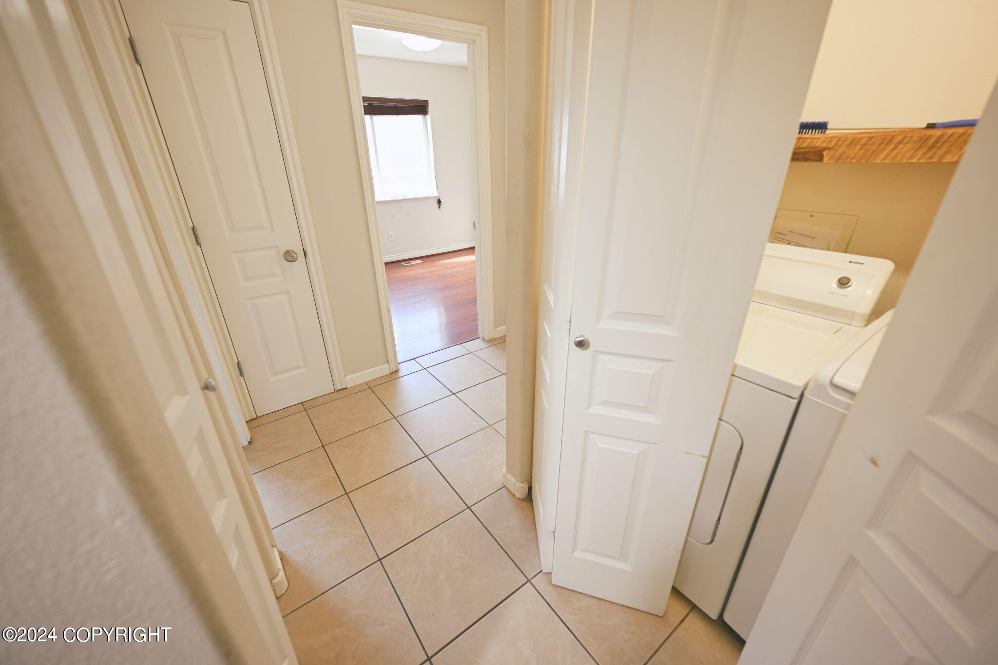 2466 Cloverwood Loop