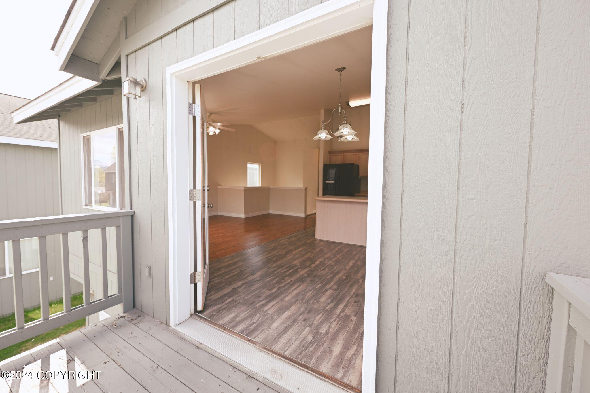 2466 Cloverwood Loop