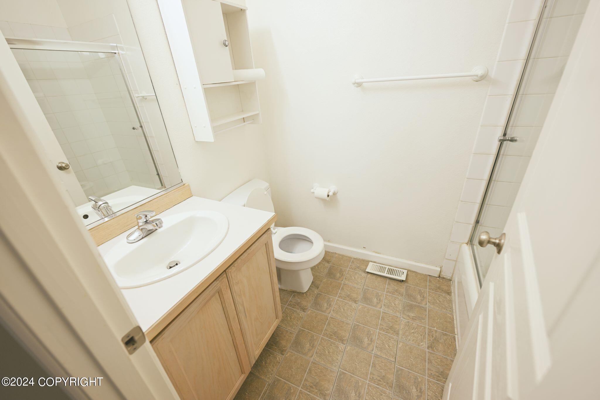 2466 Cloverwood Loop