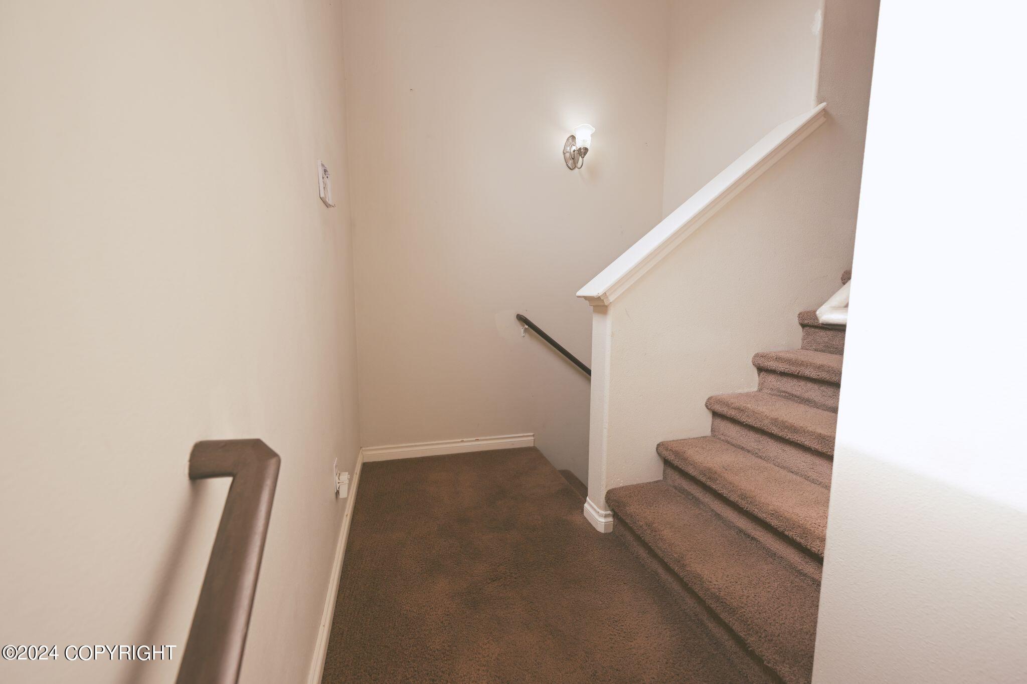 2466 Cloverwood Loop