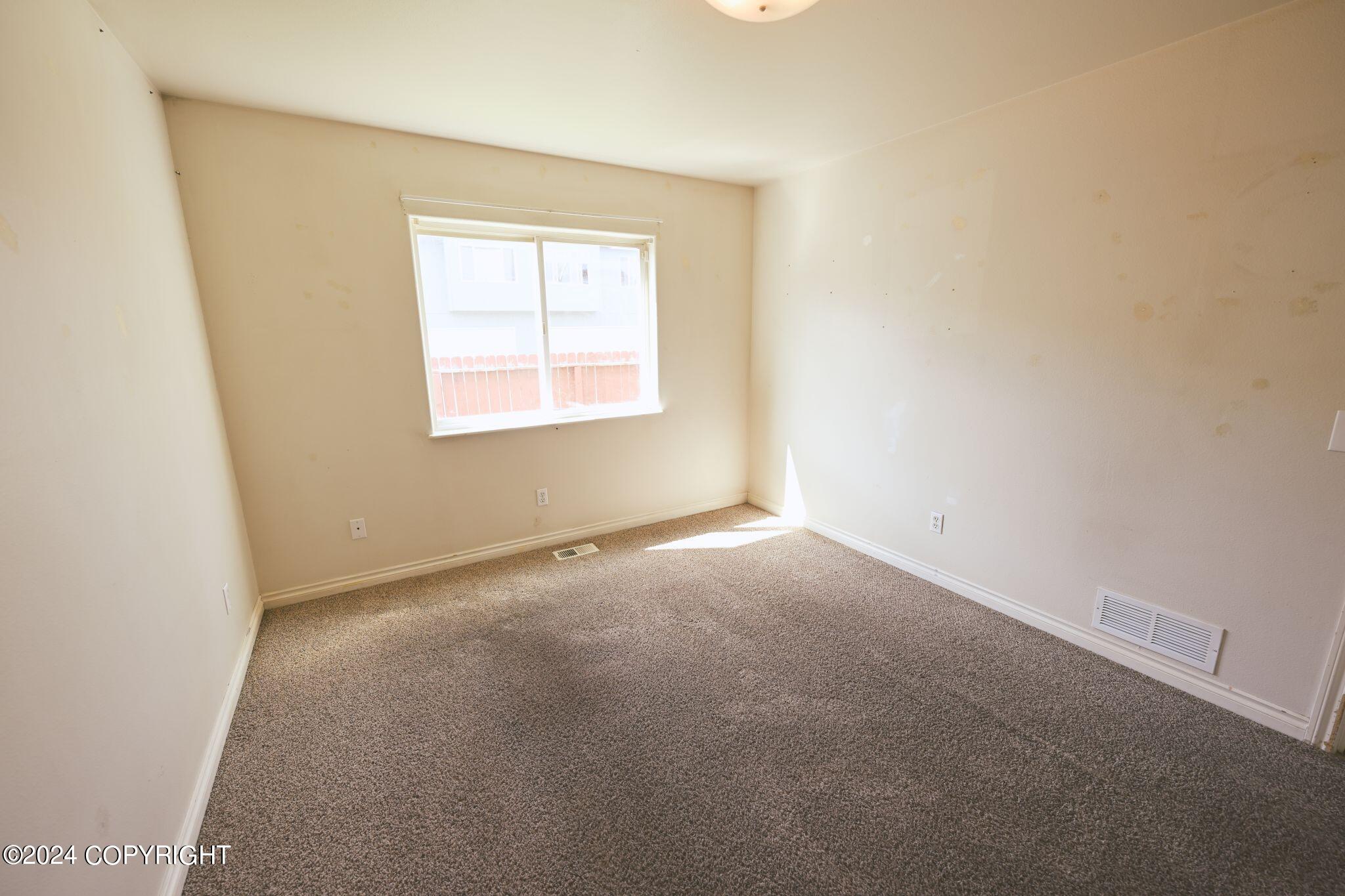 2466 Cloverwood Loop