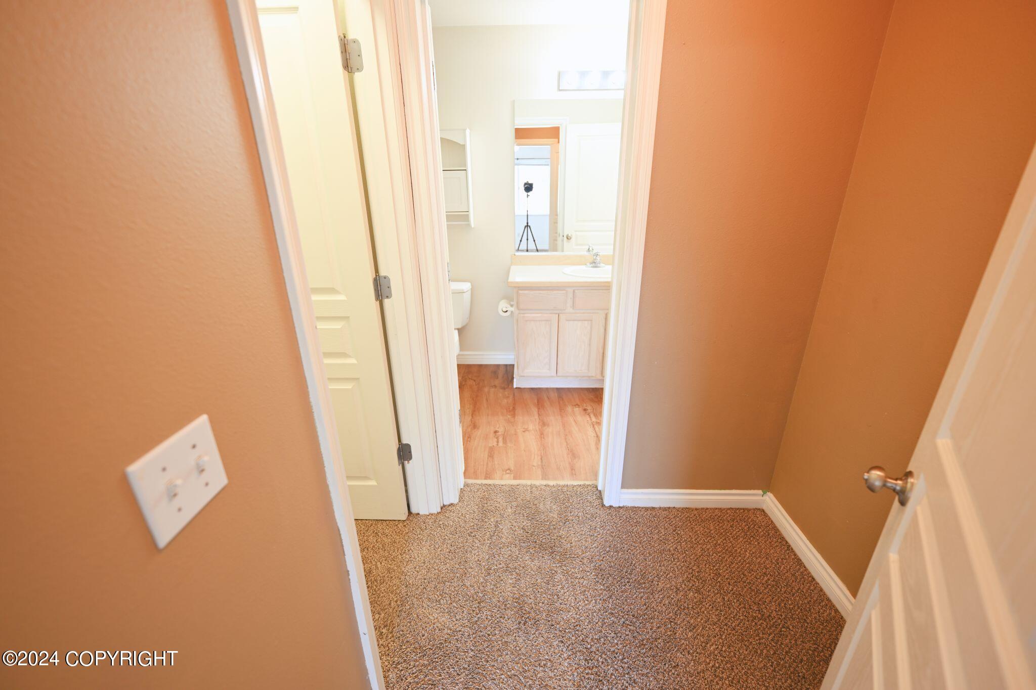 2466 Cloverwood Loop