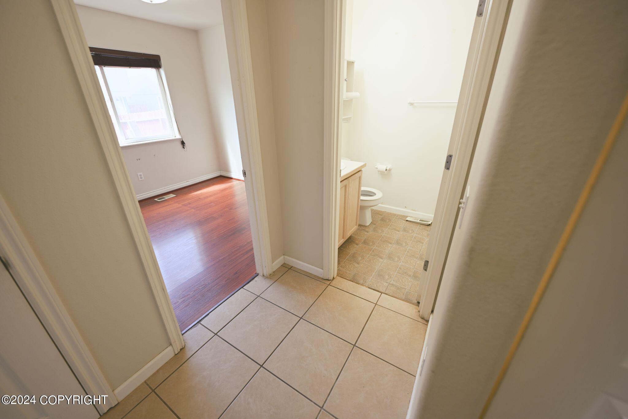 2466 Cloverwood Loop