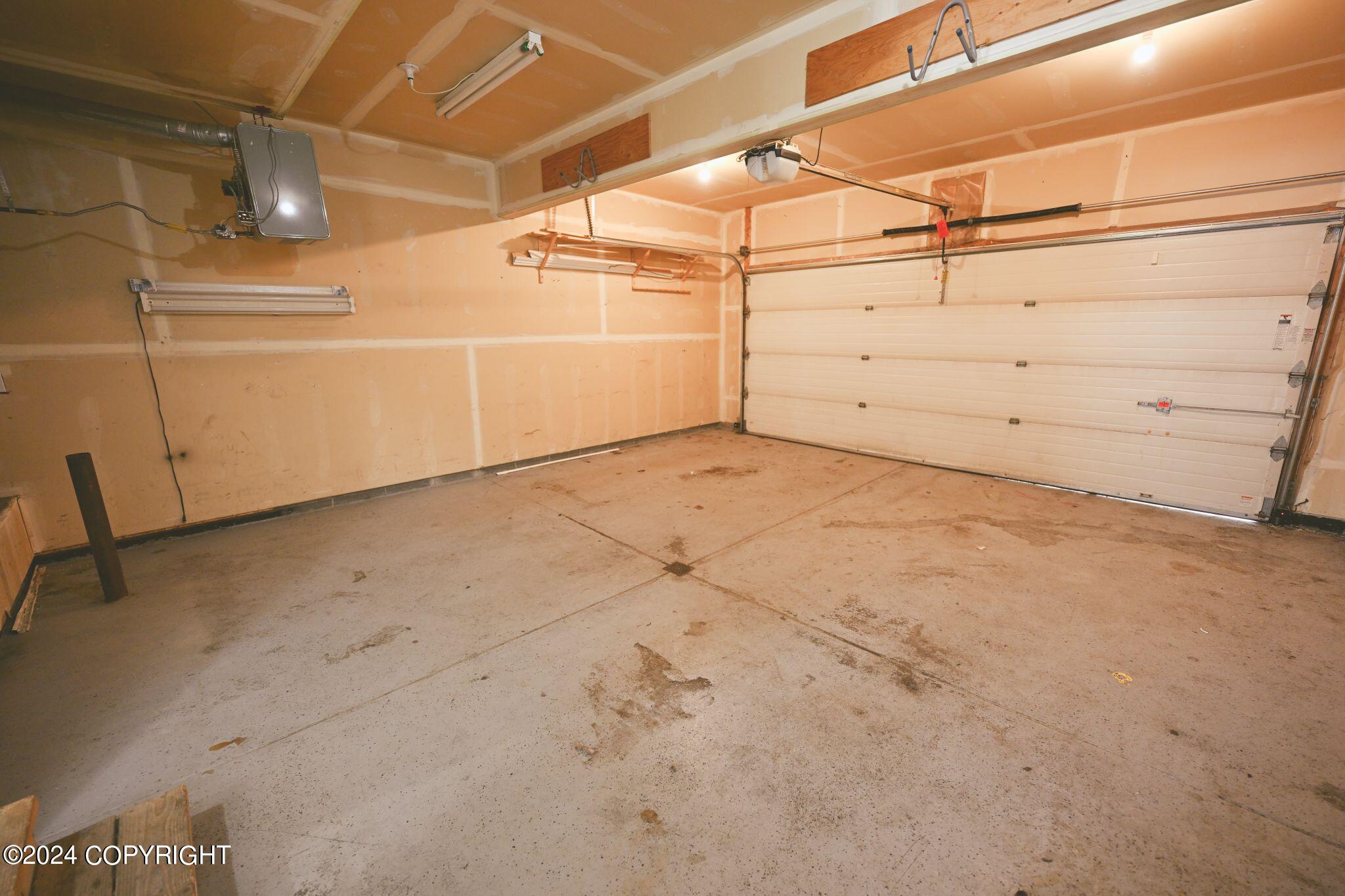 2466 Cloverwood Loop